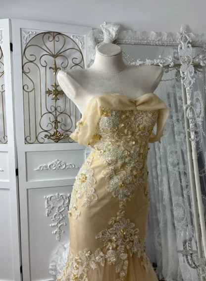 Glamorous Off-the-Shoulder Lace Appliques Tulle Mermaid Prom Gown