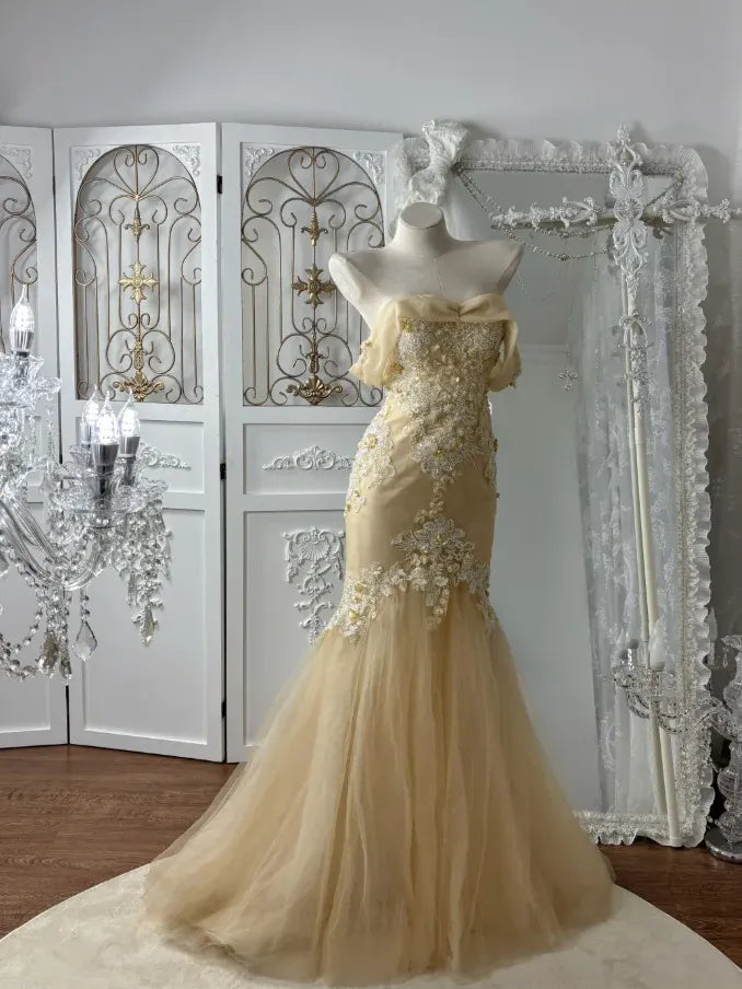 Glamorous Off-the-Shoulder Lace Appliques Tulle Mermaid Prom Gown