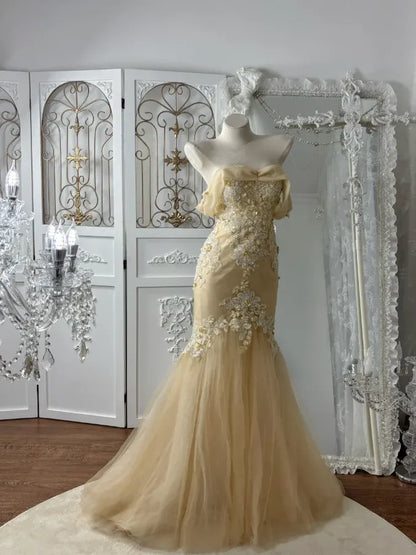 Glamorous Off-the-Shoulder Lace Appliques Tulle Mermaid Prom Gown