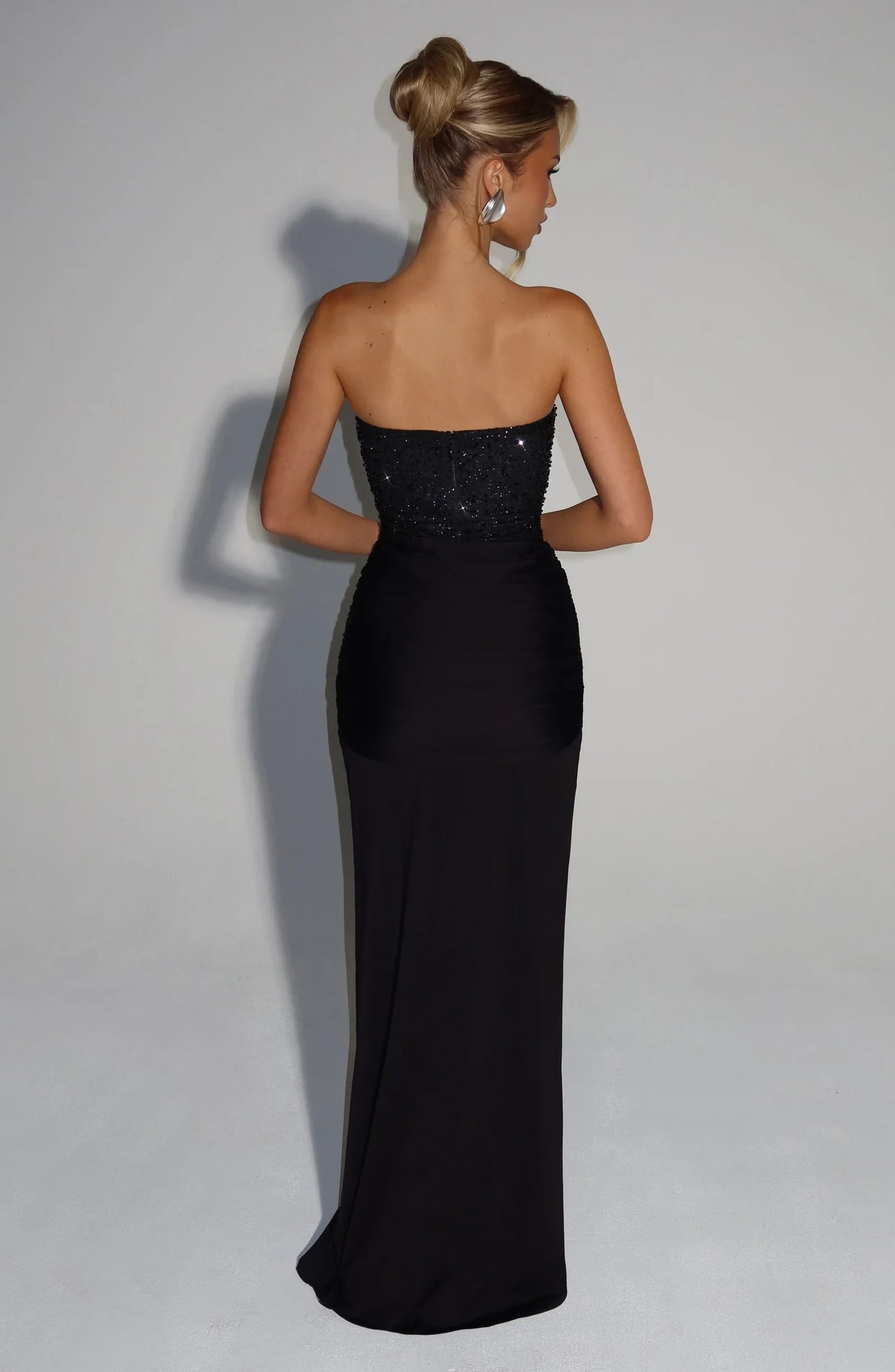 Glamorous A-Line Sweetheart Beaded Sequin Draped Mesh Black Floor-Length Prom Dress