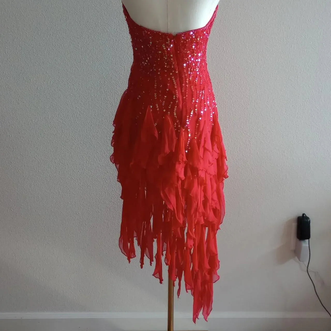 Gorgeous A-Line Halter Neck Backless Knee-Length Prom Dress