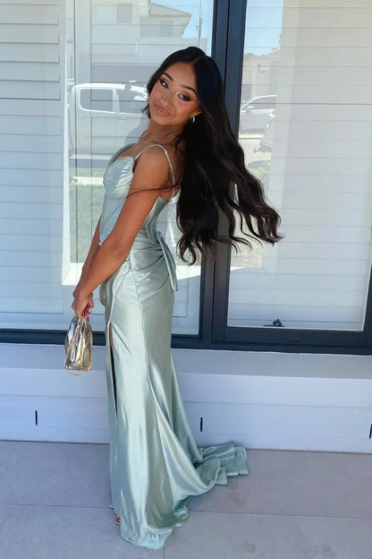 Gorgeous Mermaid V Neck Sleeveless Satin Pleated Floor-Length Prom Dress