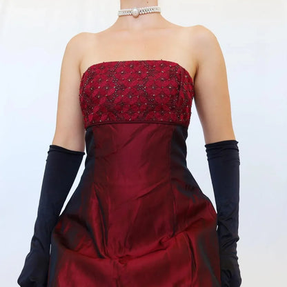 Graceful A-Line Strapless Sleeveless Pleated Lace Floor-Length Prom Dress
