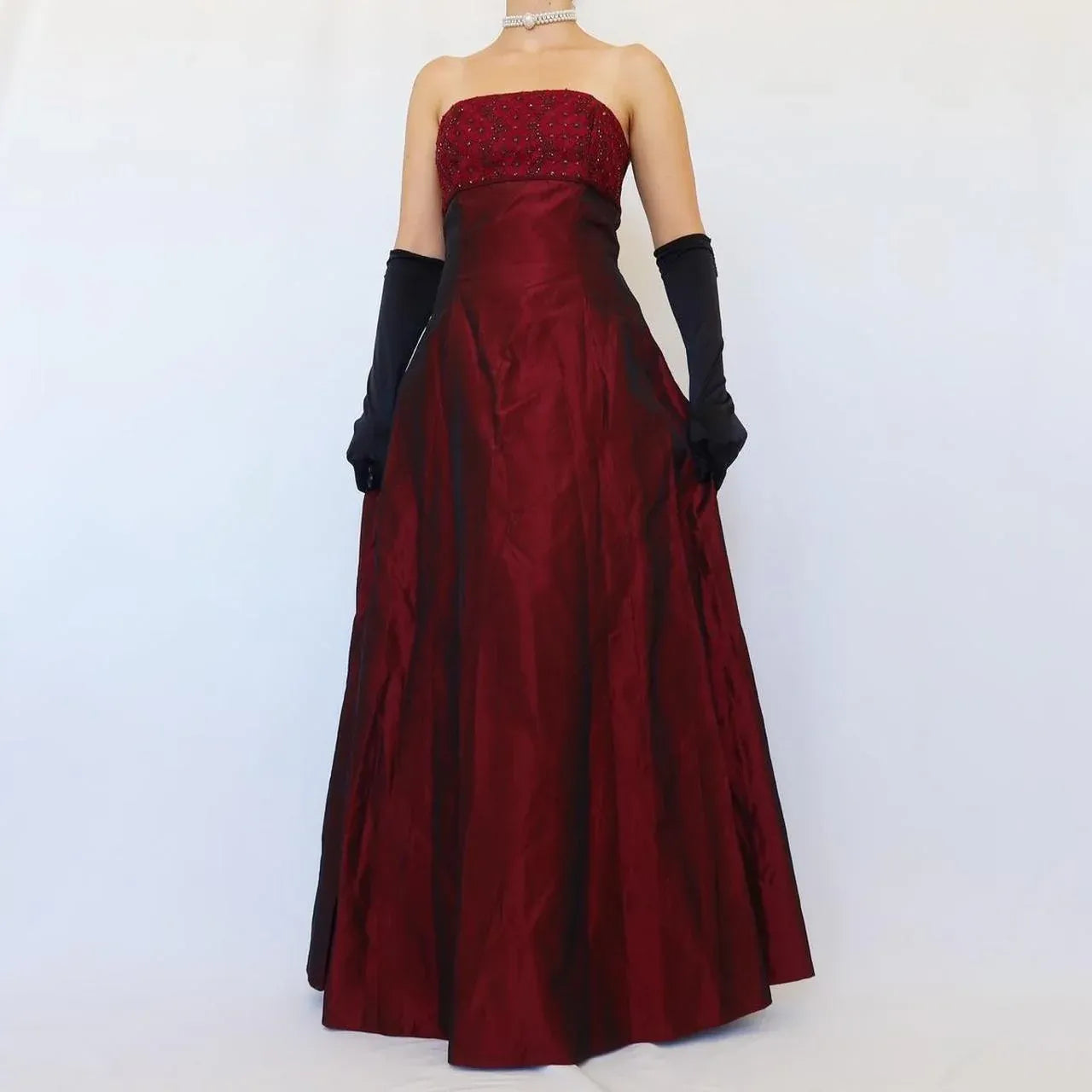Graceful A-Line Strapless Sleeveless Pleated Lace Floor-Length Prom Dress