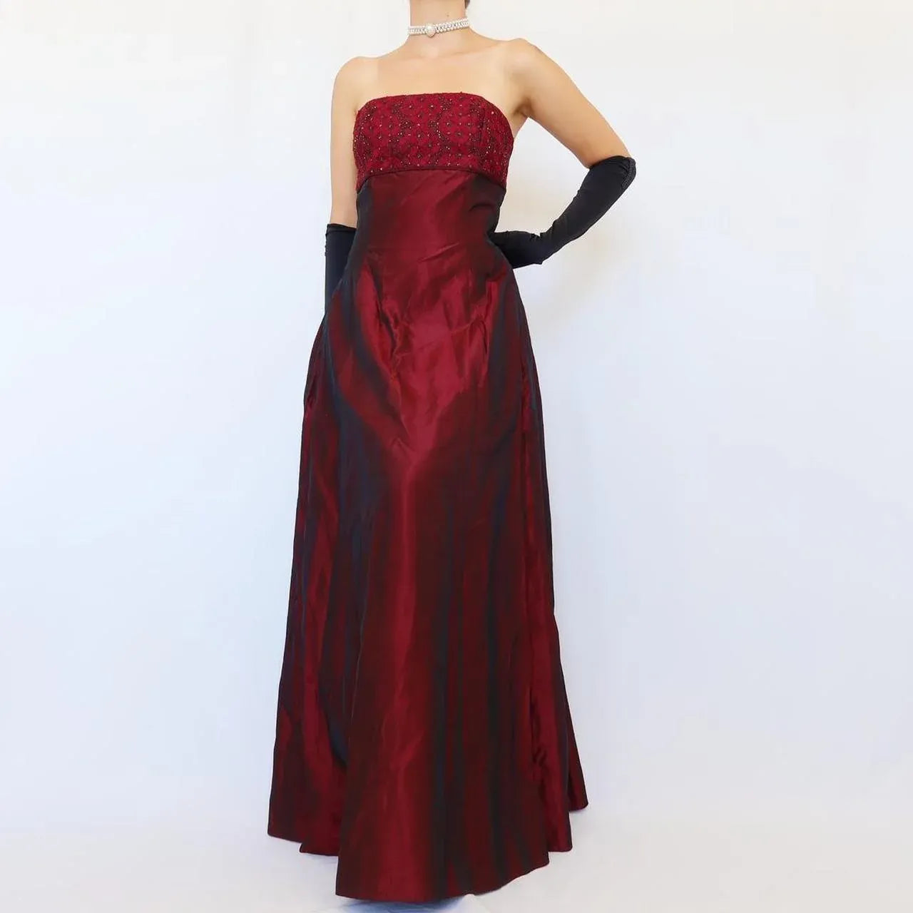 Graceful A-Line Strapless Sleeveless Pleated Lace Floor-Length Prom Dress
