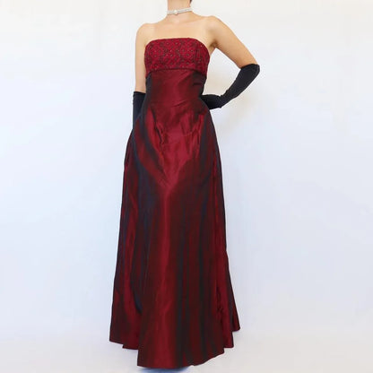 Graceful A-Line Strapless Sleeveless Pleated Lace Floor-Length Prom Dress