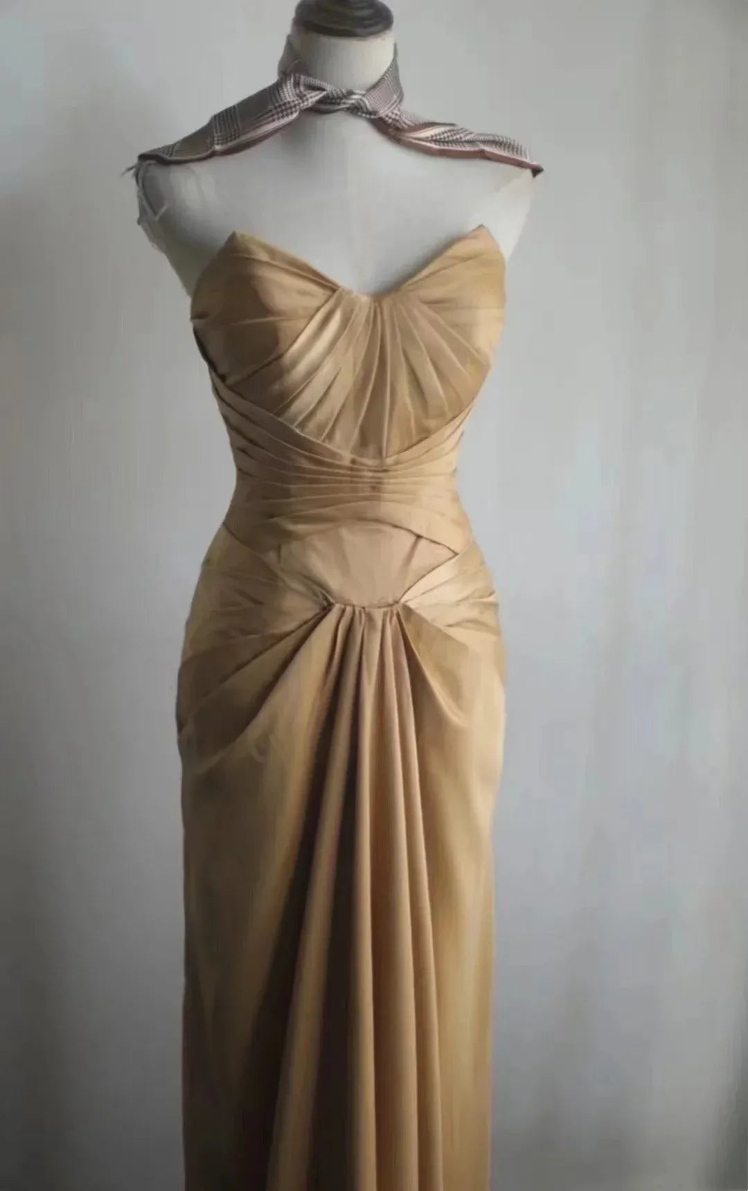 Graceful Mermaid Strapless Sleeveless Satin Floor-Length Pleated Prom Dress