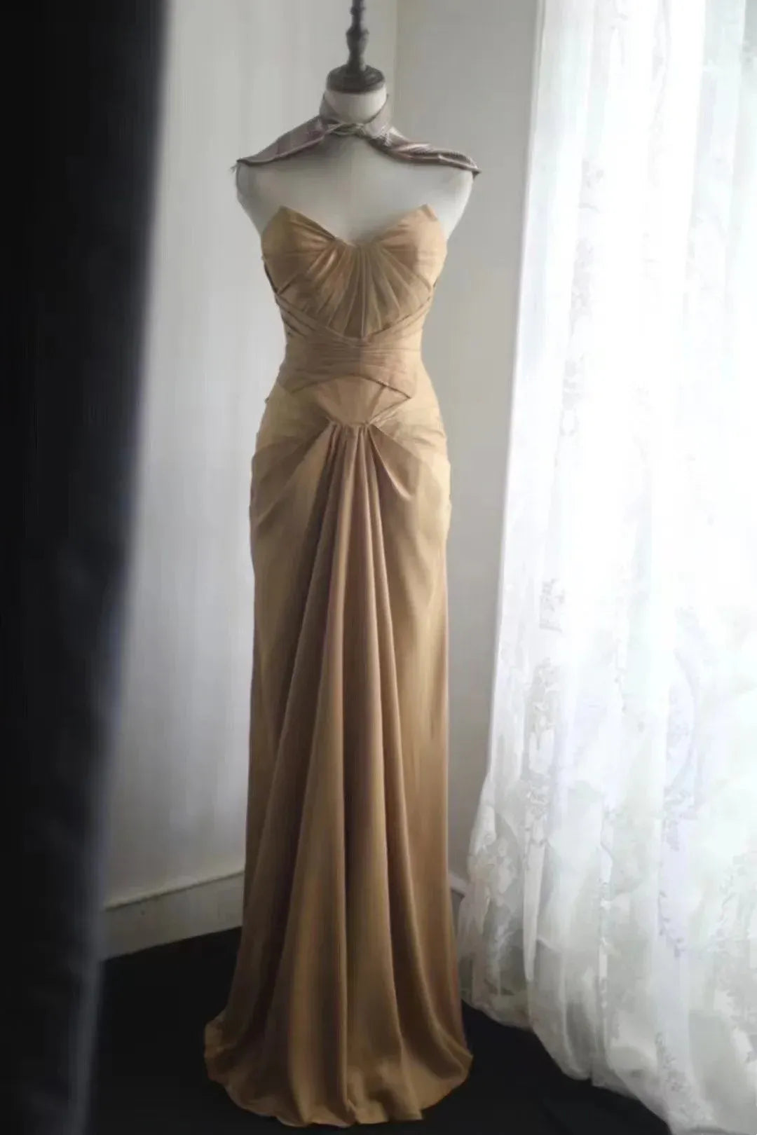 Graceful Mermaid Strapless Sleeveless Satin Floor-Length Pleated Prom Dress