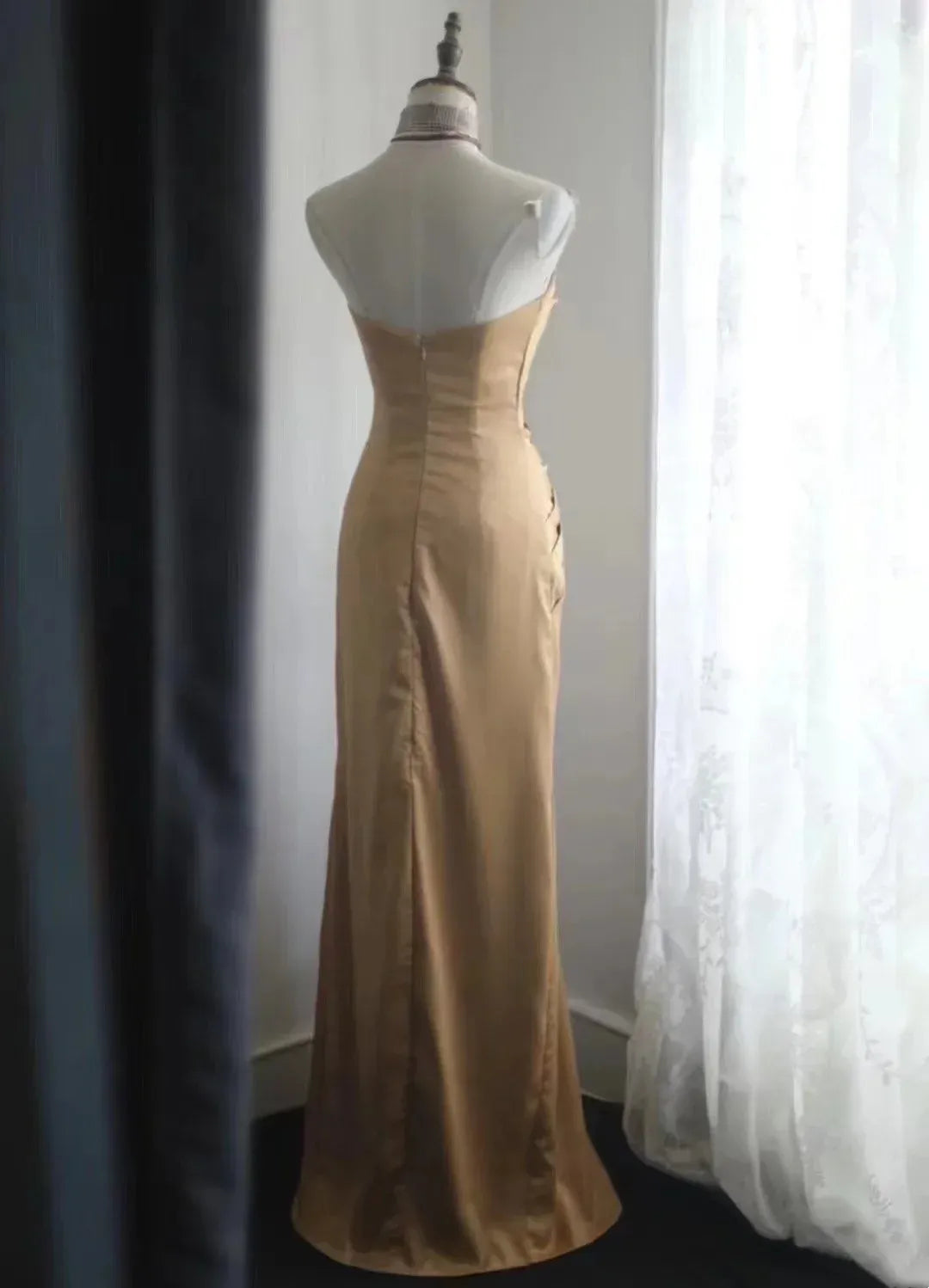 Graceful Mermaid Strapless Sleeveless Satin Floor-Length Pleated Prom Dress