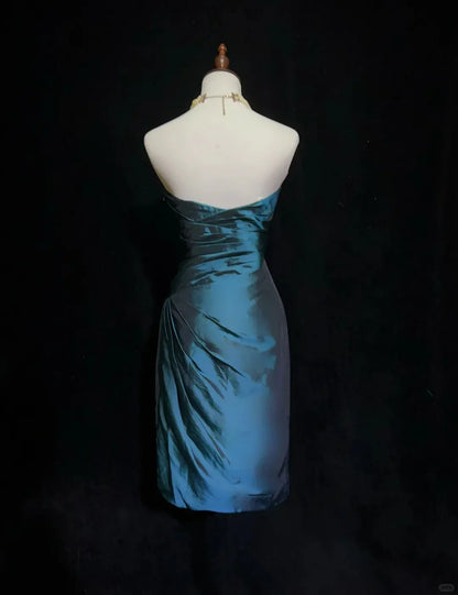 Graceful Sheath/Column Strapless Sleeveless Pleated Satin Short-Mini Homecoming Dress