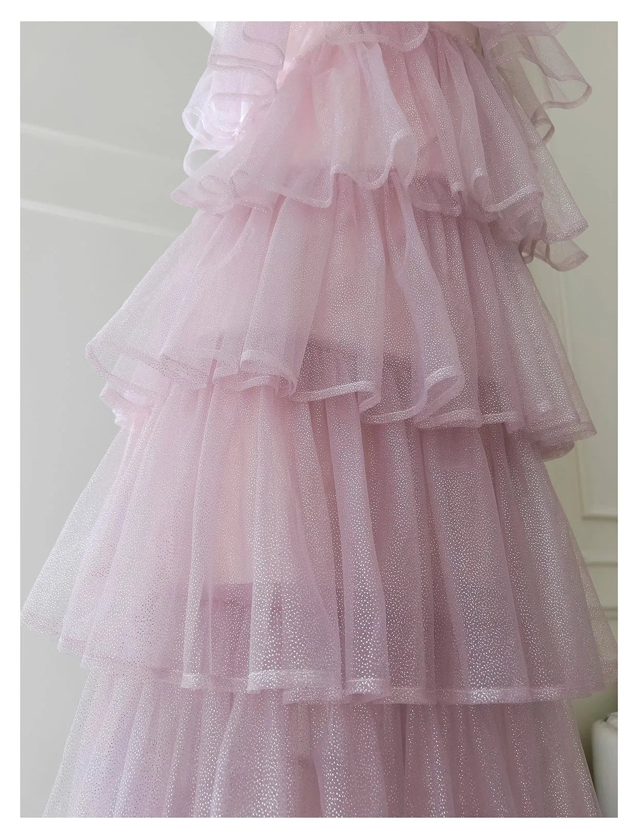 Graceful Sheath Halter Neck Sleeveless Tiered Tulle Floor-Length Prom Dress