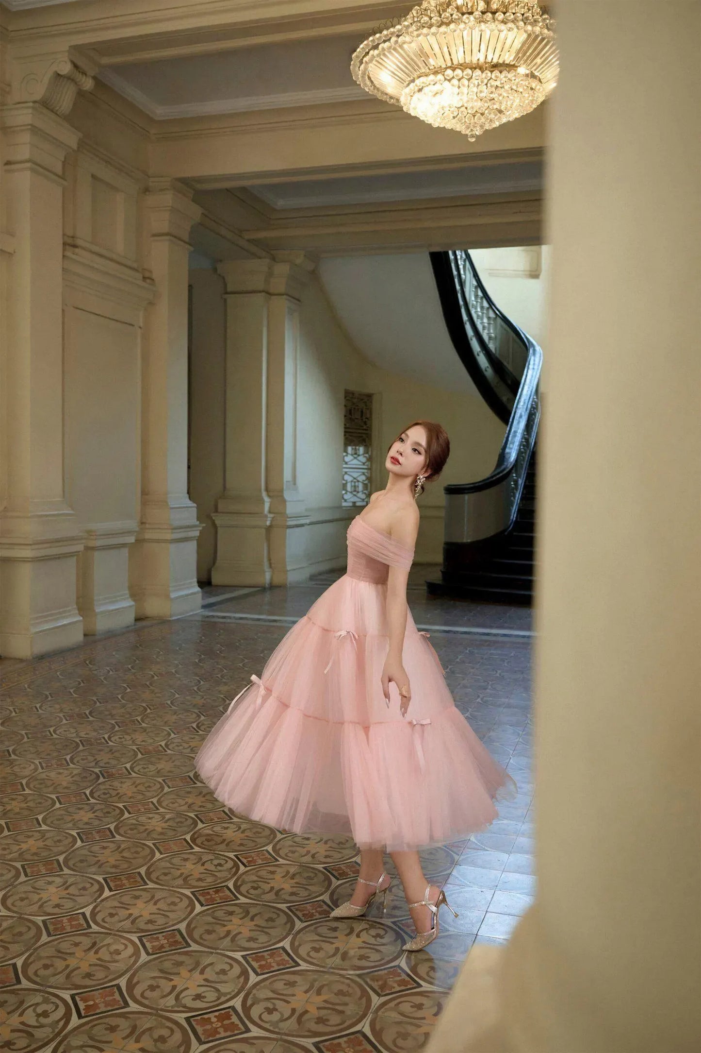 Lovely A-Line Off-the-Shoulder Tiered Tulle Blush Pink Midi Prom Dress With Bow