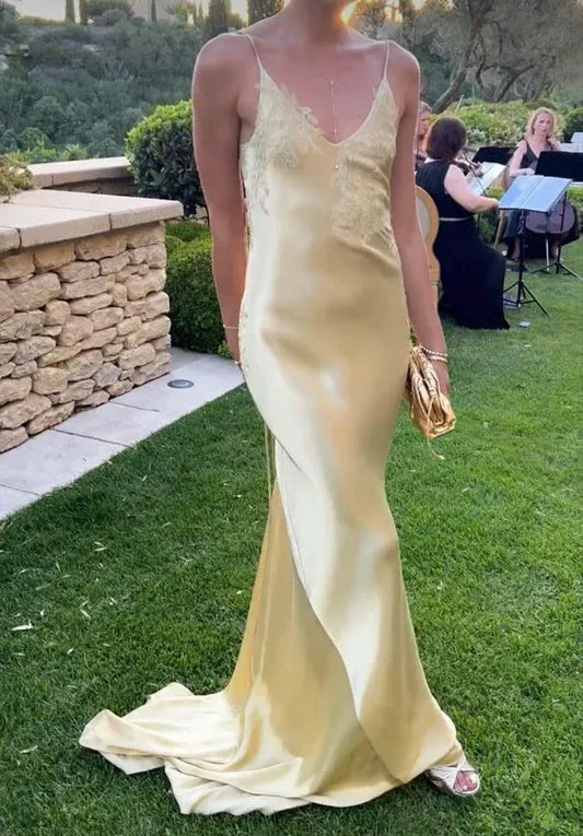 Luxe Mermaid V-Neck Sleeveless Lace-Accent Satin Champagne Floor-Length Evening Dress for Women