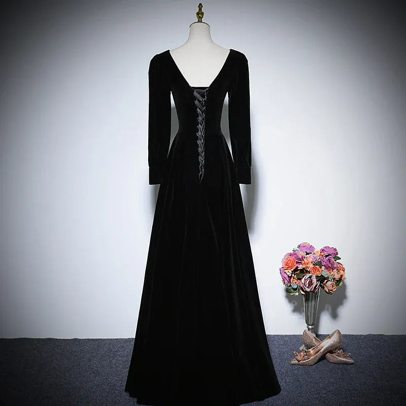 Luxurious Velvet Long Evening Dress Black Square-Neck Long-Sleeve Party Gown for Women