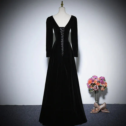 Luxurious Velvet Long Evening Dress Black Square-Neck Long-Sleeve Party Gown for Women