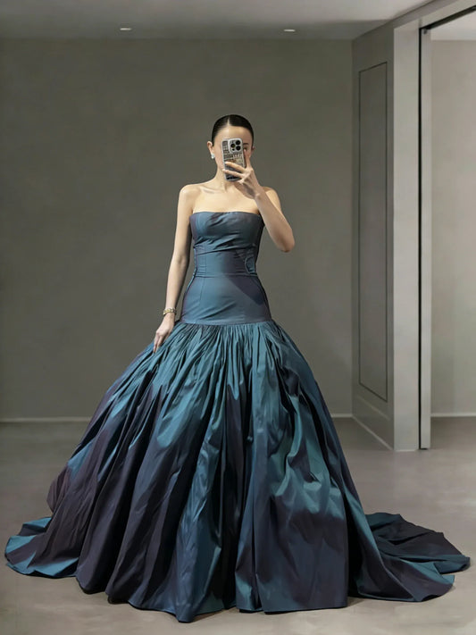 Luxury A-Line Strapless Ombré Taffeta Ball Gown with Train Prom Dress
