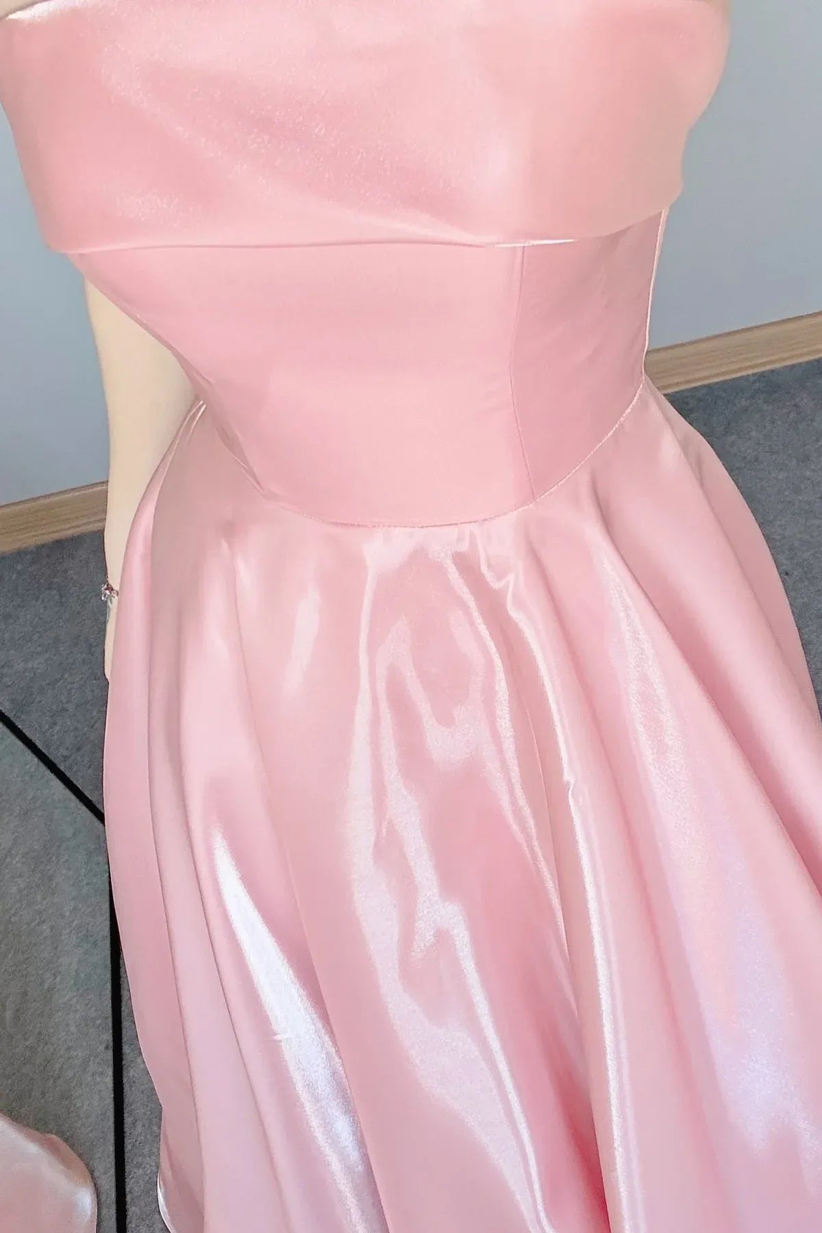 Modern A-Line Strapless Sleeveless Satin Ruched Floor-Length Prom Dress