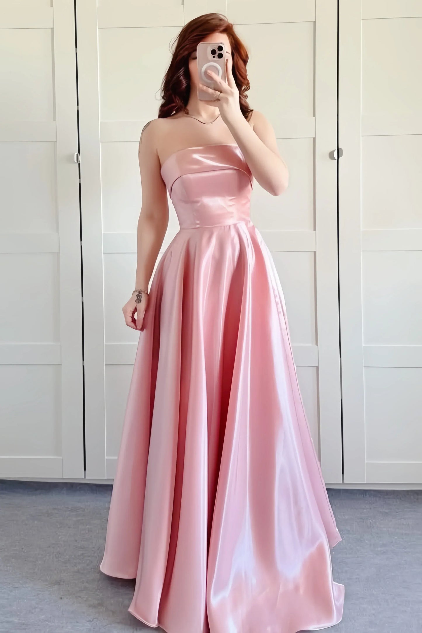 Modern A-Line Strapless Sleeveless Satin Ruched Floor-Length Prom Dress