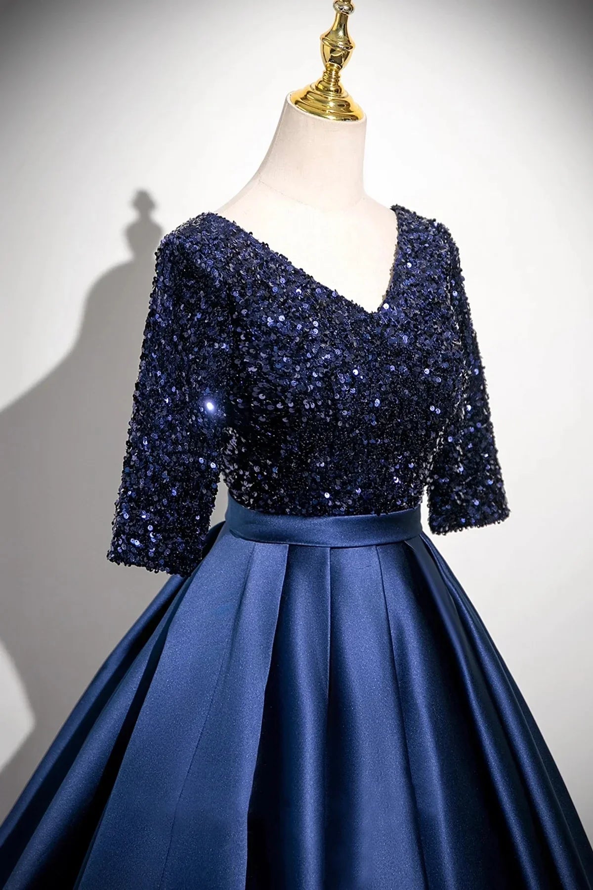 Navy Satin Sequins Long Prom Dress Elegant V-Neck Evening Party Dress