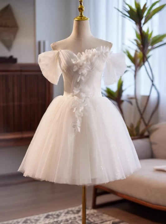 Pretty A-Line Off-Shoulder Puffy Sleeves Floral Applique Tulle White Short Homecoming Dresses