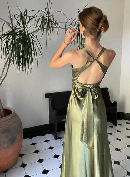 Quyihu Dress Green Sheath Halter Bow Satin Open Back Sleeveless Prom Dress Graduation Party Dress