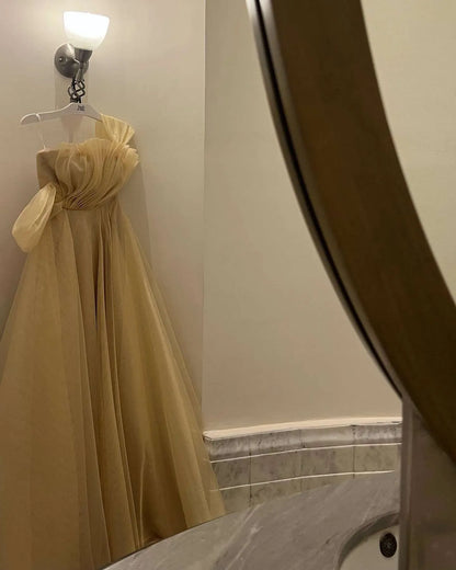 Regal Ballgown Off-Shoulder Sleeveless Pleated-Tulle Champagne Maxi Evening Dress for Women