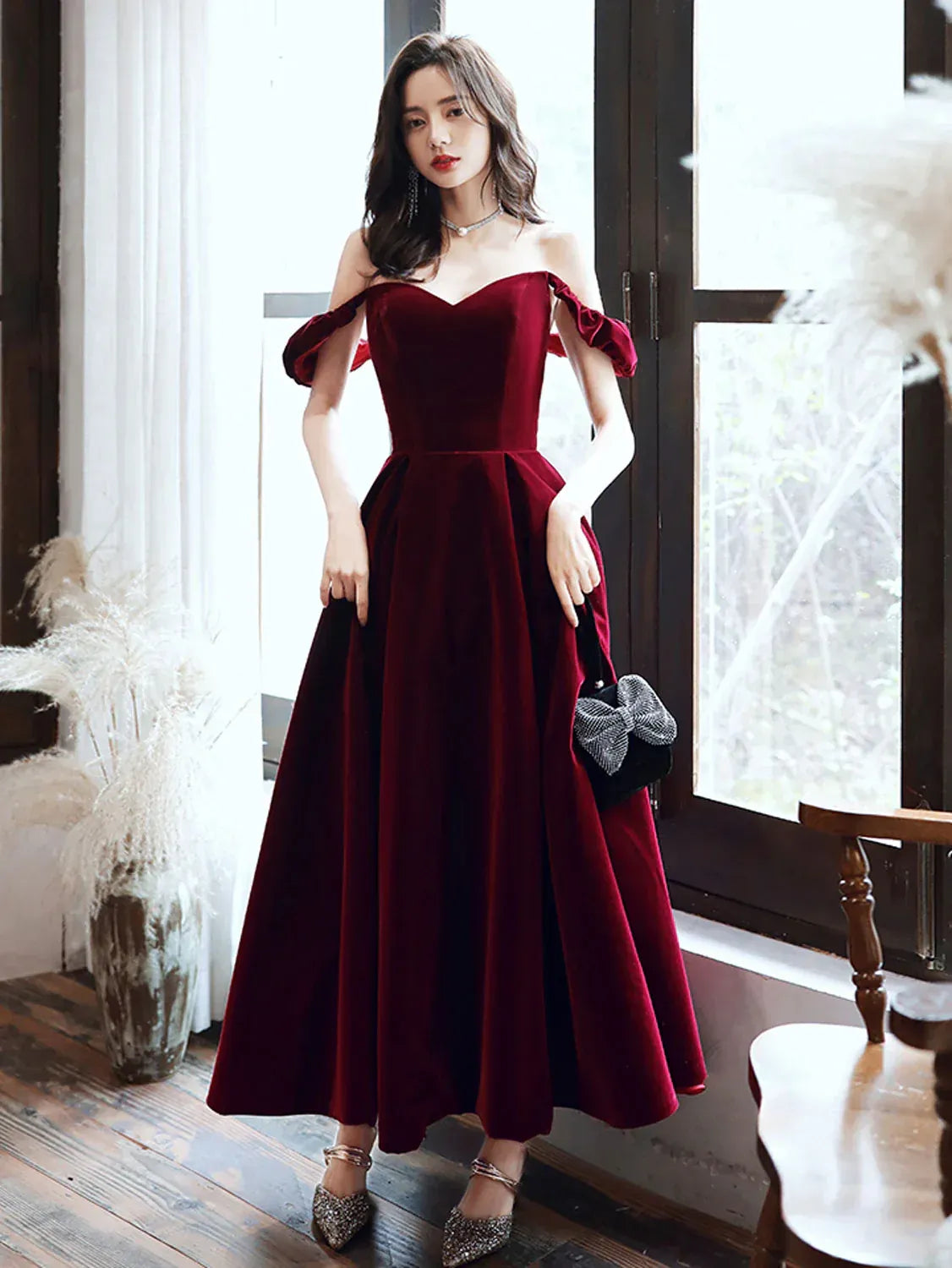 Regal Ballgown Off-the-Shoulder Sleeveless Velvet Burgundy Maxi Prom Dress for Women Custom
