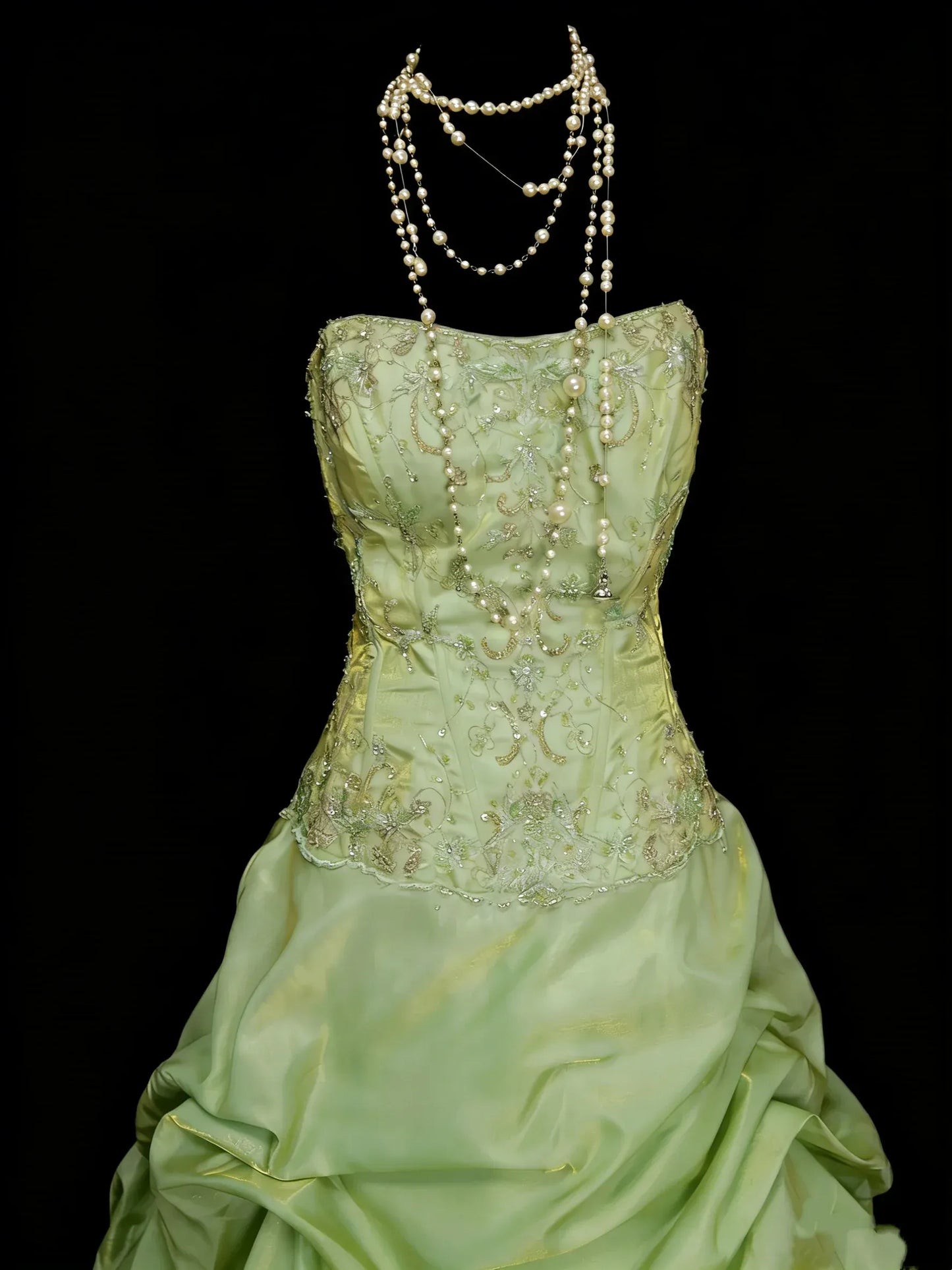 Romantic Ball Gown Strapless Sweetheart Sleeveless Lace-Up Back Floor-Length Wedding Gown