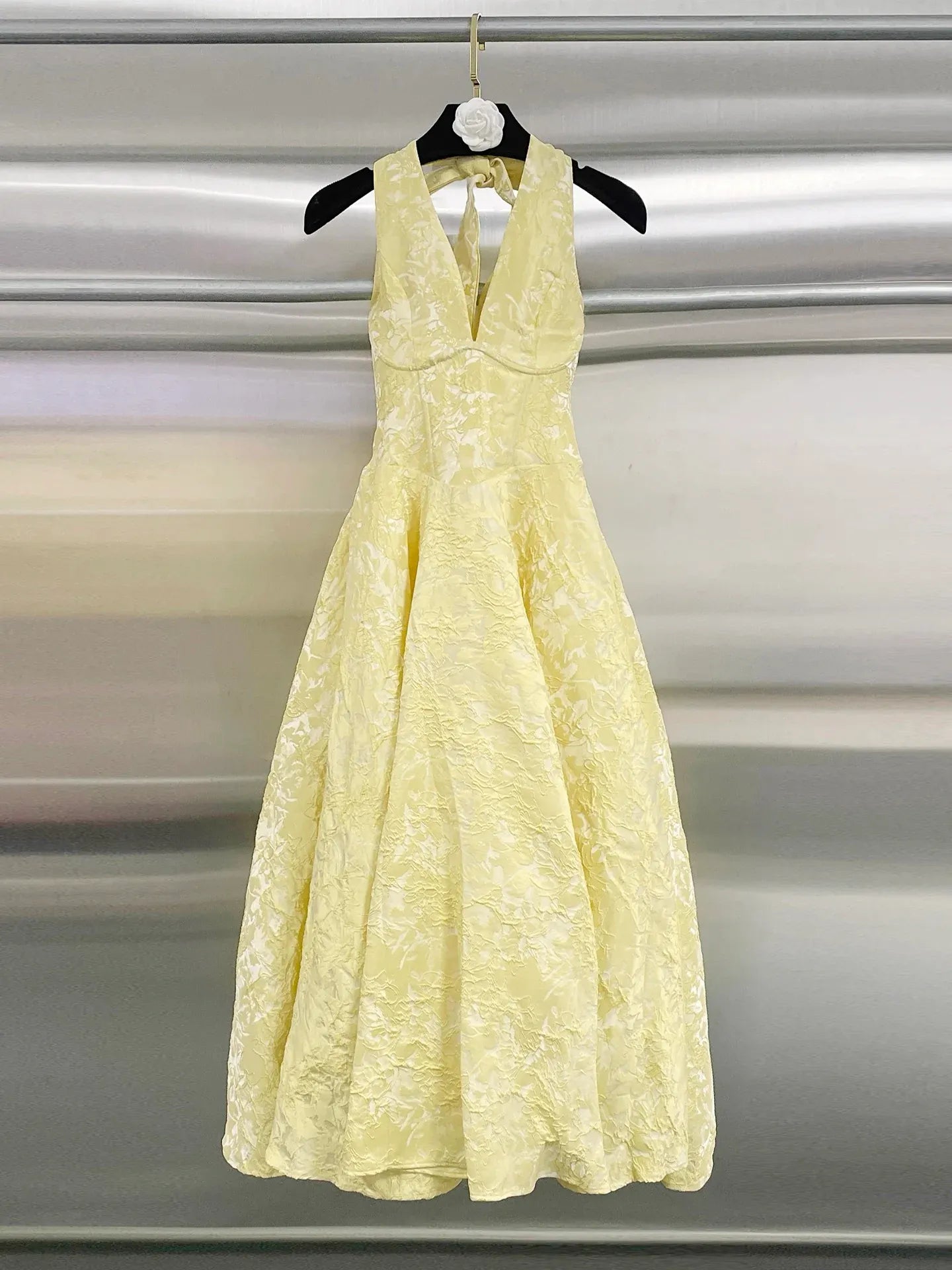 Romantic A-Line Halter-Neck Sleeveless Lace-Up Brocade Blush Midi Evening Dress for Women
