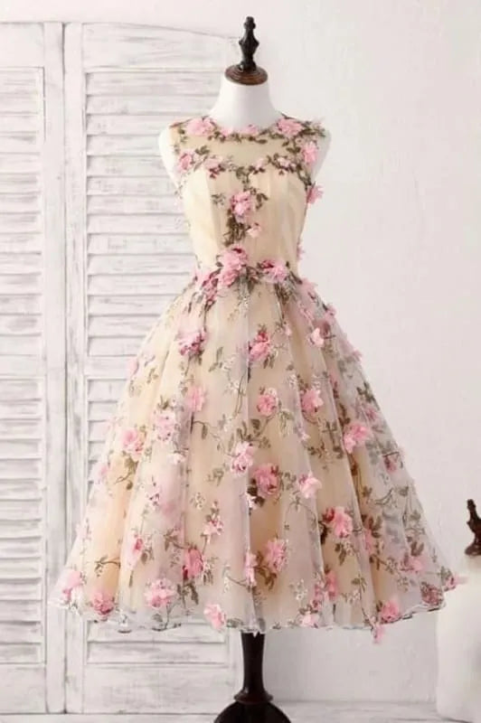 Romantic A-Line Round Neck Floral Champagne Knee Length Homecoming Dress For Women