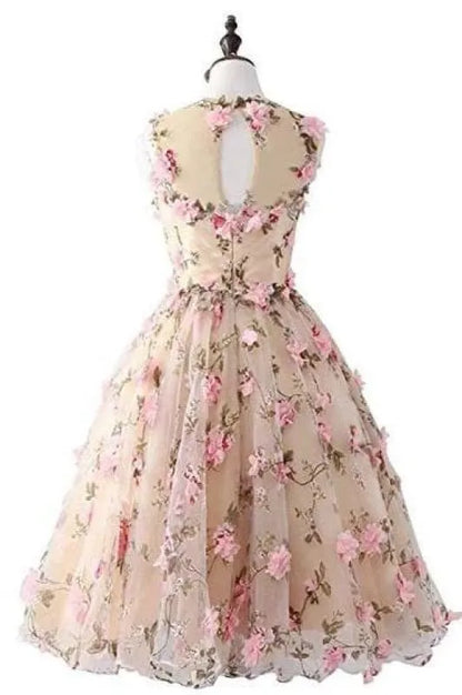 Romantic A-Line Round Neck Floral Applique Champagne Knee-Length Homecoming Dress for Women