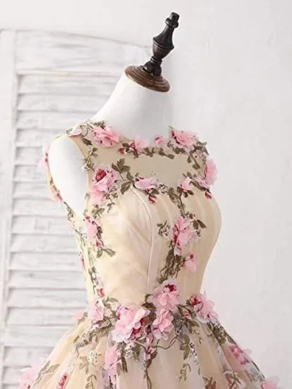 Romantic A-Line Round Neck Floral Applique Champagne Knee-Length Homecoming Dress for Women