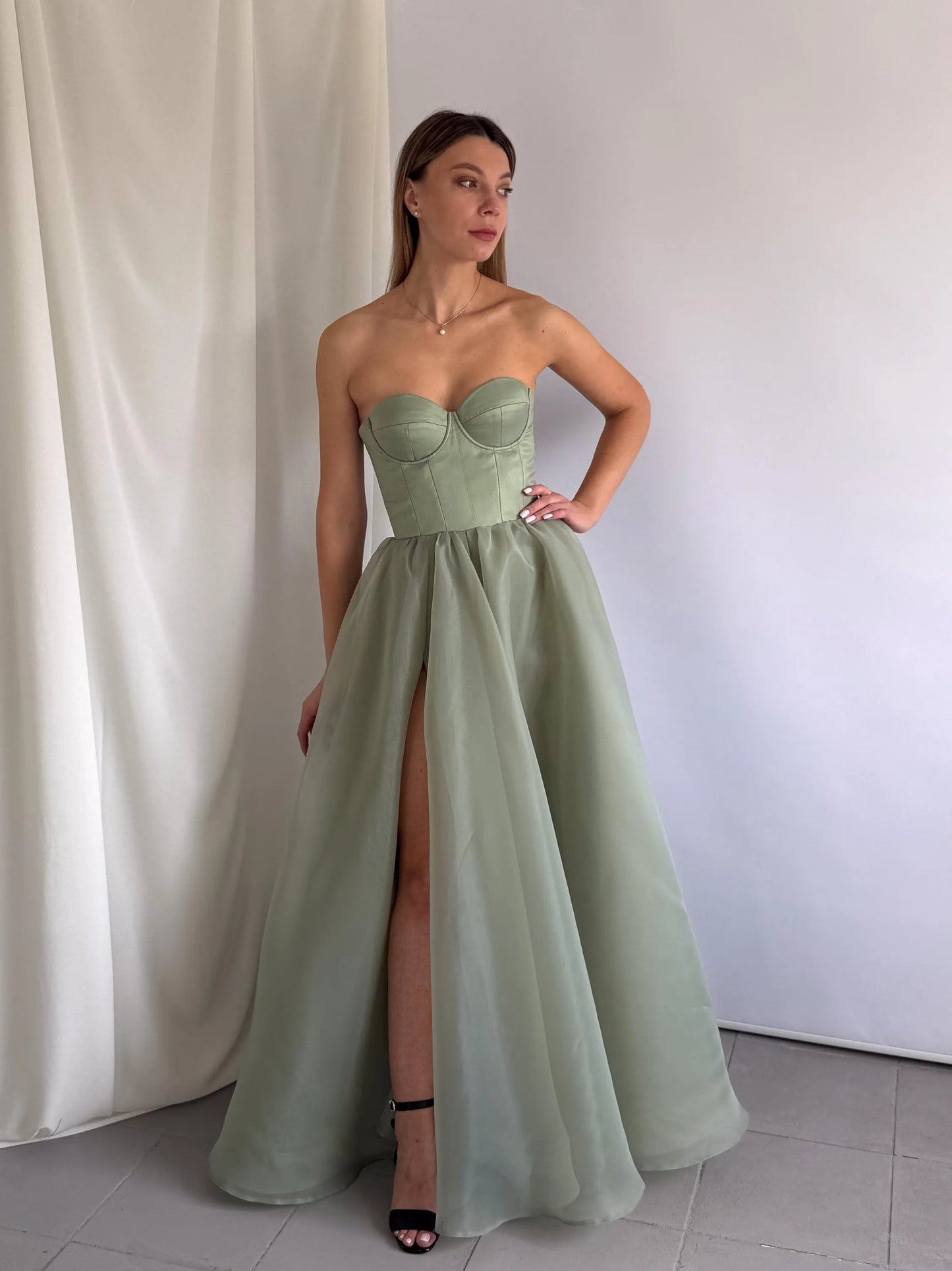 Romantic A-Line Sweetheart Detachable Puff Sleeve Slit Organza Sage Floor-Length Prom Gown for Women