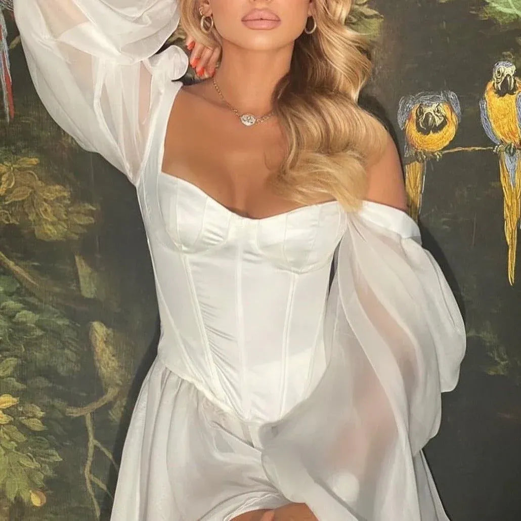 Romantic A-Line Sweetheart Puff-Sleeve Corset Satin White Short Homecoming Dress