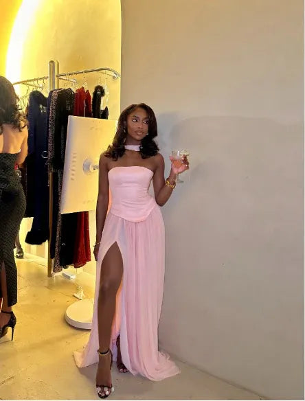 Romantic A-line Halter Neck Sleeveless Pleated Pink Maxi Prom Dress for Women Hot Sale