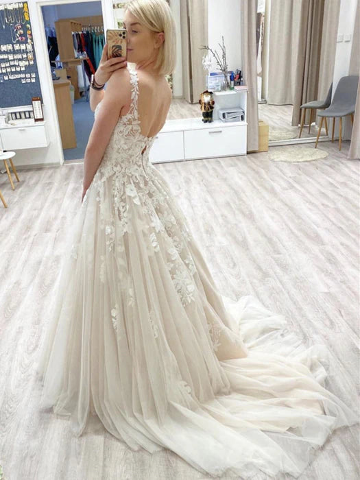 Romantic V-Neck Sleeveless Lace Champagne Floor-Length Prom Dress