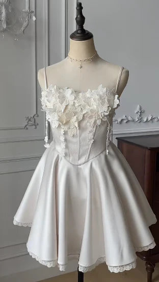 Romantic A-Line Sweetheart Floral Applique Ivory Mini Homecoming Dress