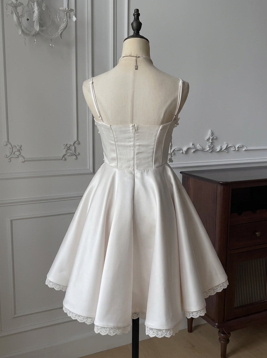 Romantic A-Line Sweetheart Floral Applique Ivory Mini Homecoming Dress
