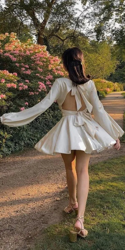 Sexy High Neck Long Sleeve A-Line Pleated Satin Short-Mini Homecoming Dress