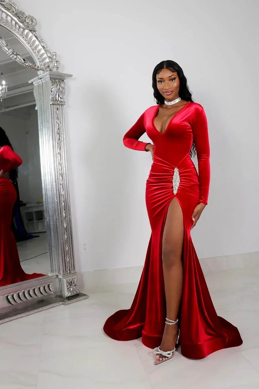 Sexy Mermaid/Trumpet Deep V-Neck Long Sleeve Velvet Sweep/Brush Train Prom Dress