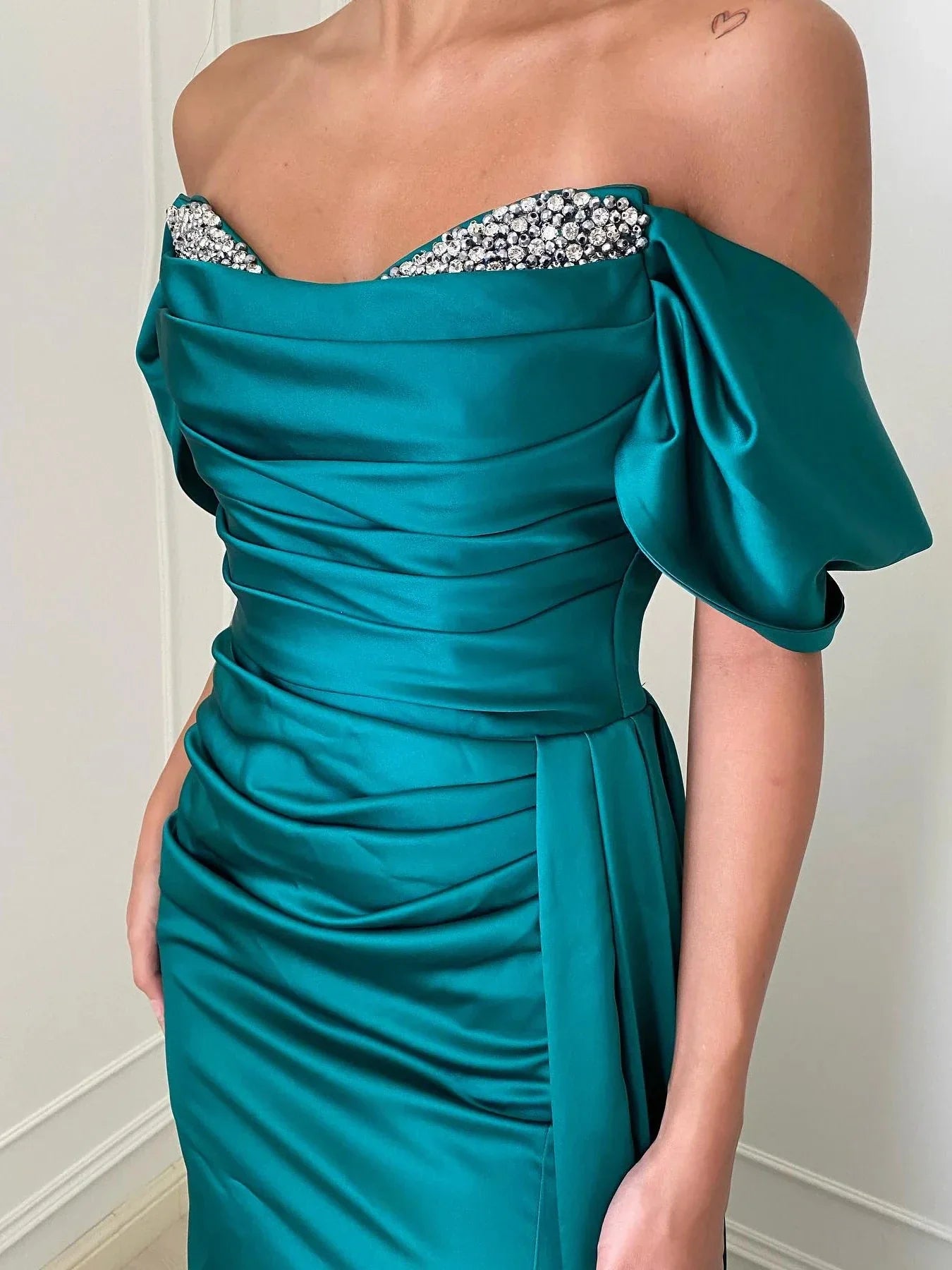 Sheath Column Off-the-Shoulder Floor-length Long Dresses With Split Side & Beading