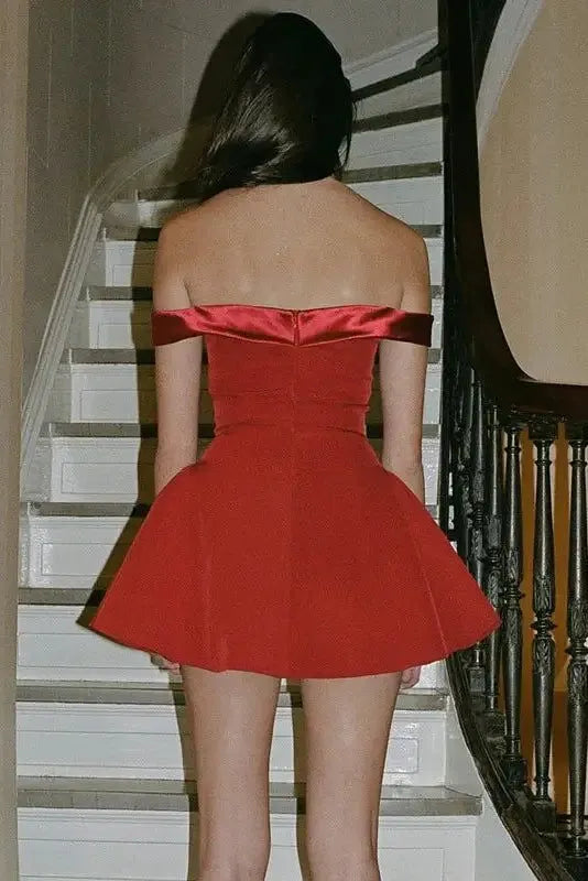 Simple Off the Shoulder Sleeveless A-Line Pleated Satin Short-Mini Homecoming Dress