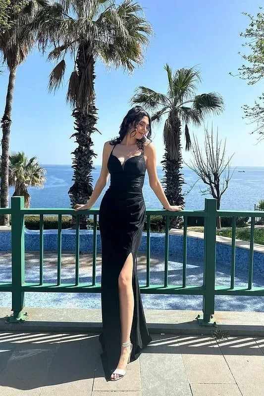 Simple Sheath/Column Spaghetti Straps Sleeveless Lace Up Sweep/Brush Train Prom Dress