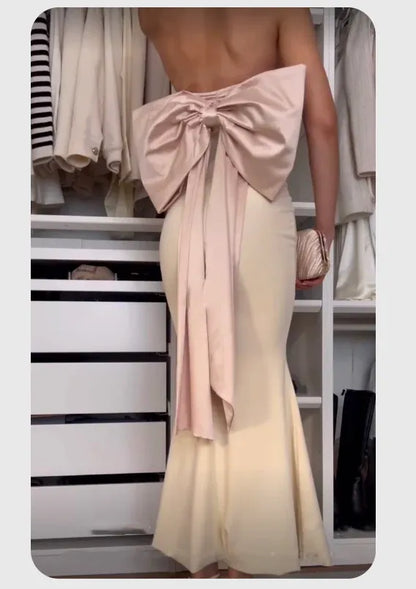 Simple Sheath/Column Strapless Sleeveless Pleated Bow Evening Dress