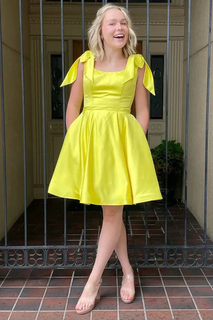 Simple Square Neck A-line Sleeveless Bowknot Satin Short-Mini Homecoming Dress