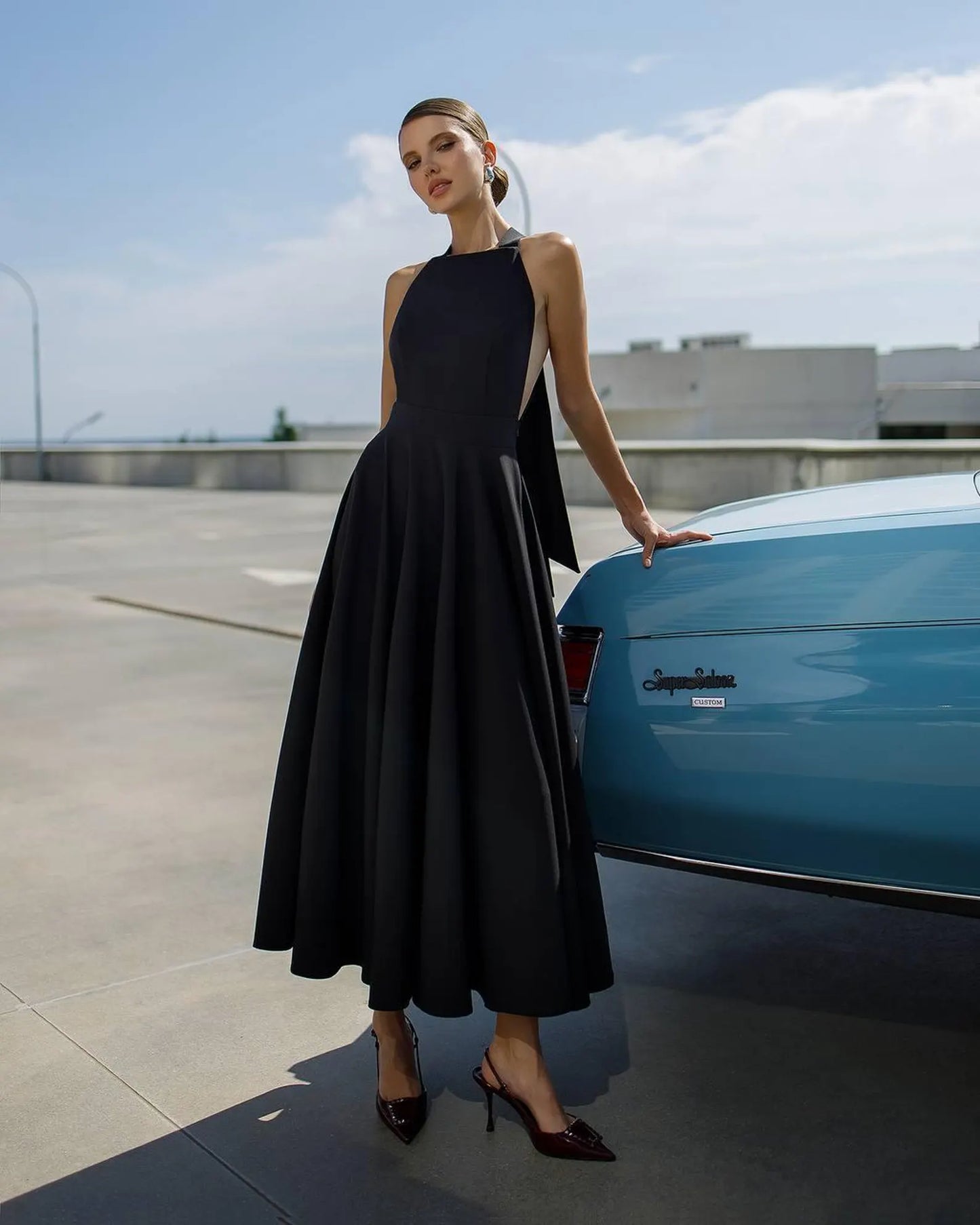 Simple Elegant A-Line Halter Open Back Bow Black Midi Prom Dress For Female Guests