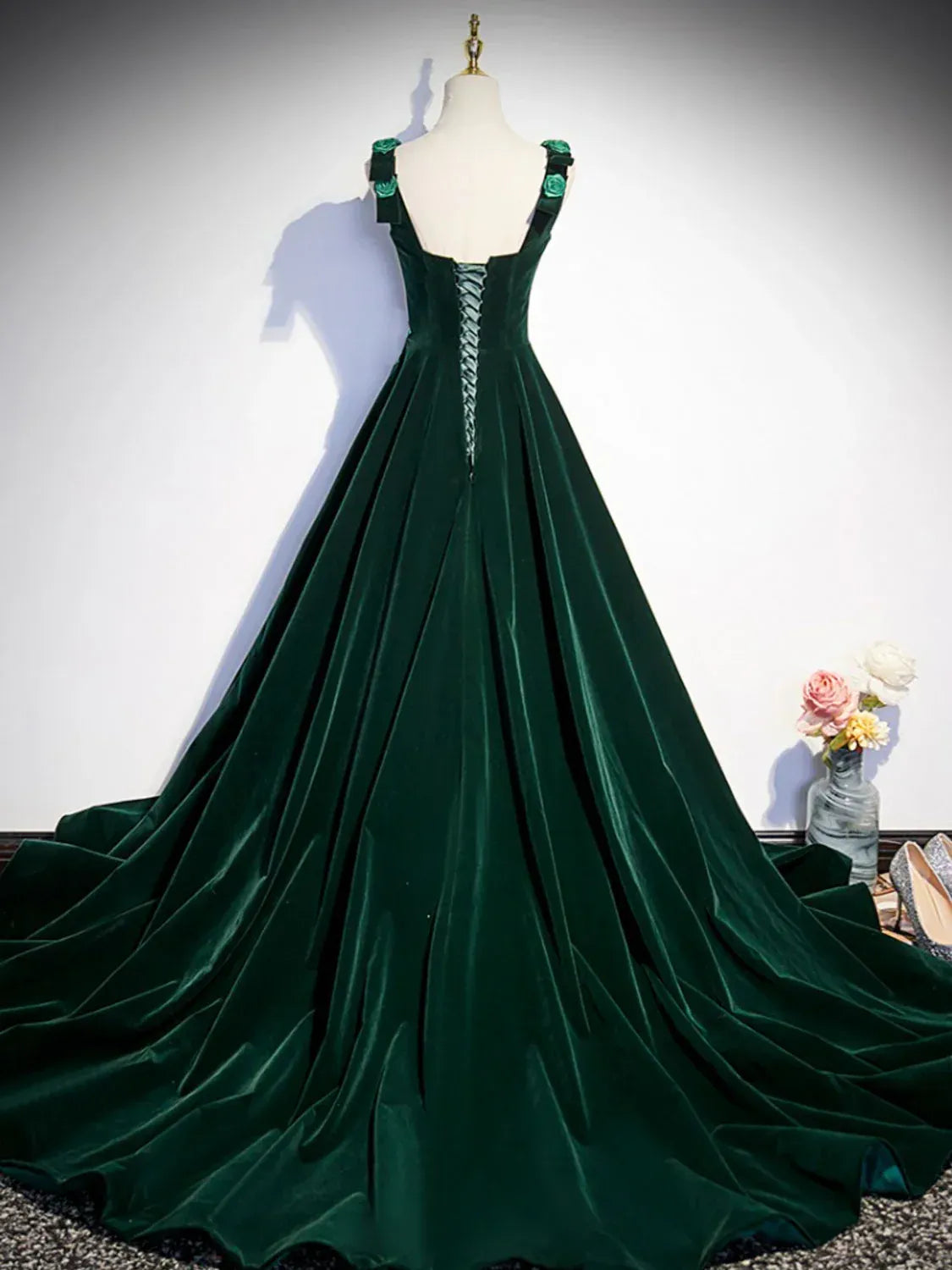 Sophisticated Ballgown Square-Neck Sleeveless Floral-Accented Emerald Maxi Prom Dress for Women Custom