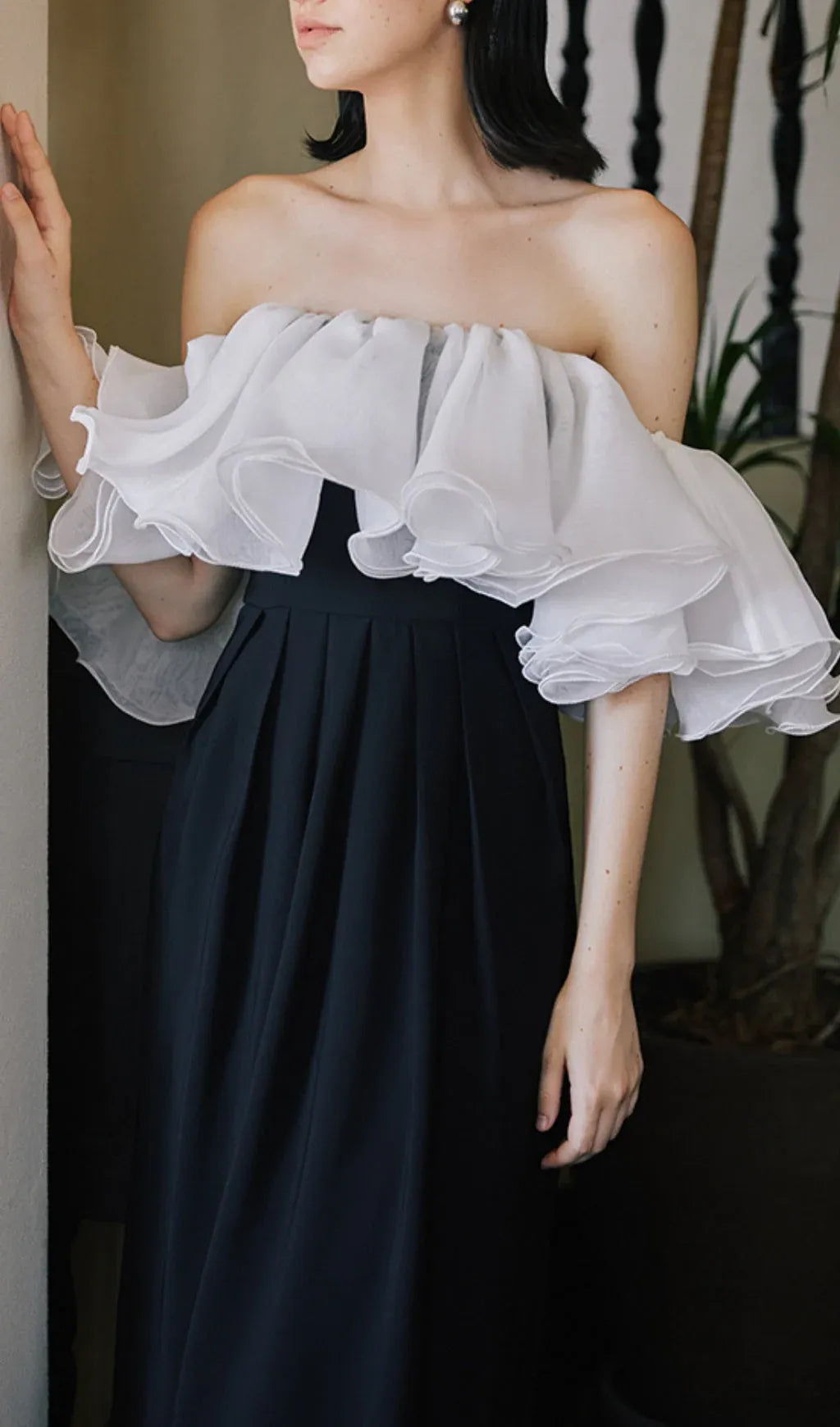 Striking A-Line Off-Shoulder Ruffled Organza Black and White Floor Length Prom Dress