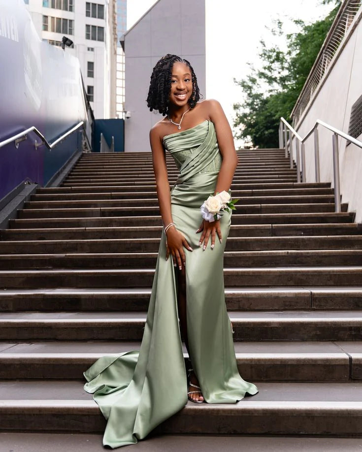 Stunning Mermaid/Trumpet Strapless Sleeveless Lace Up Satin Sweep/Brush Train Prom Dress