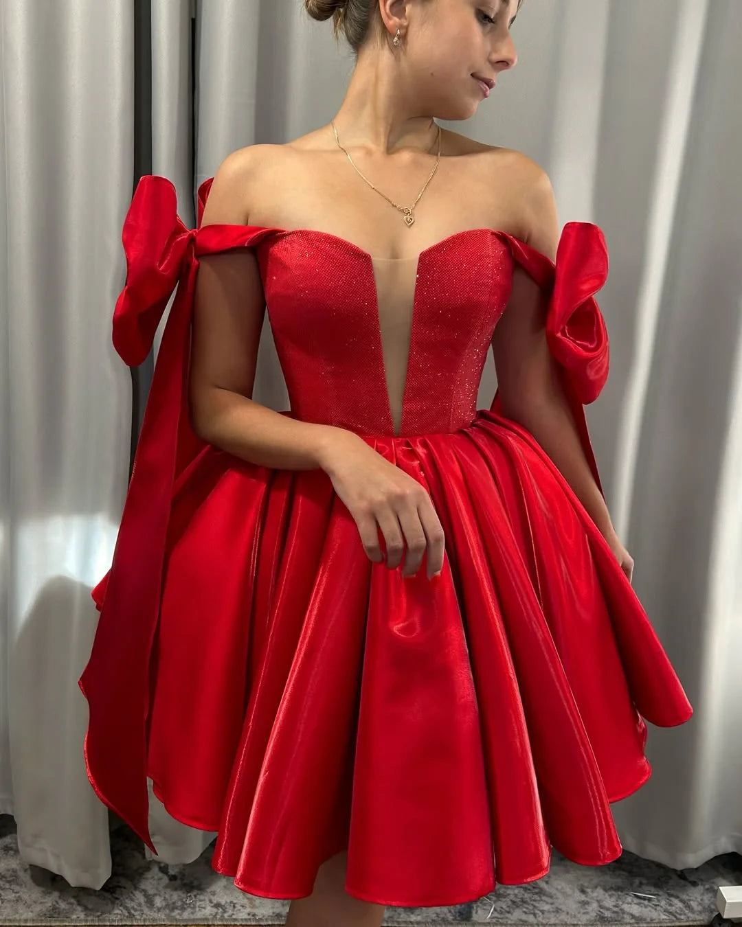 Stunning A-Line Sweetheart Off-Shoulder Bow-Accent Glitter Red Short Homecoming Dresses